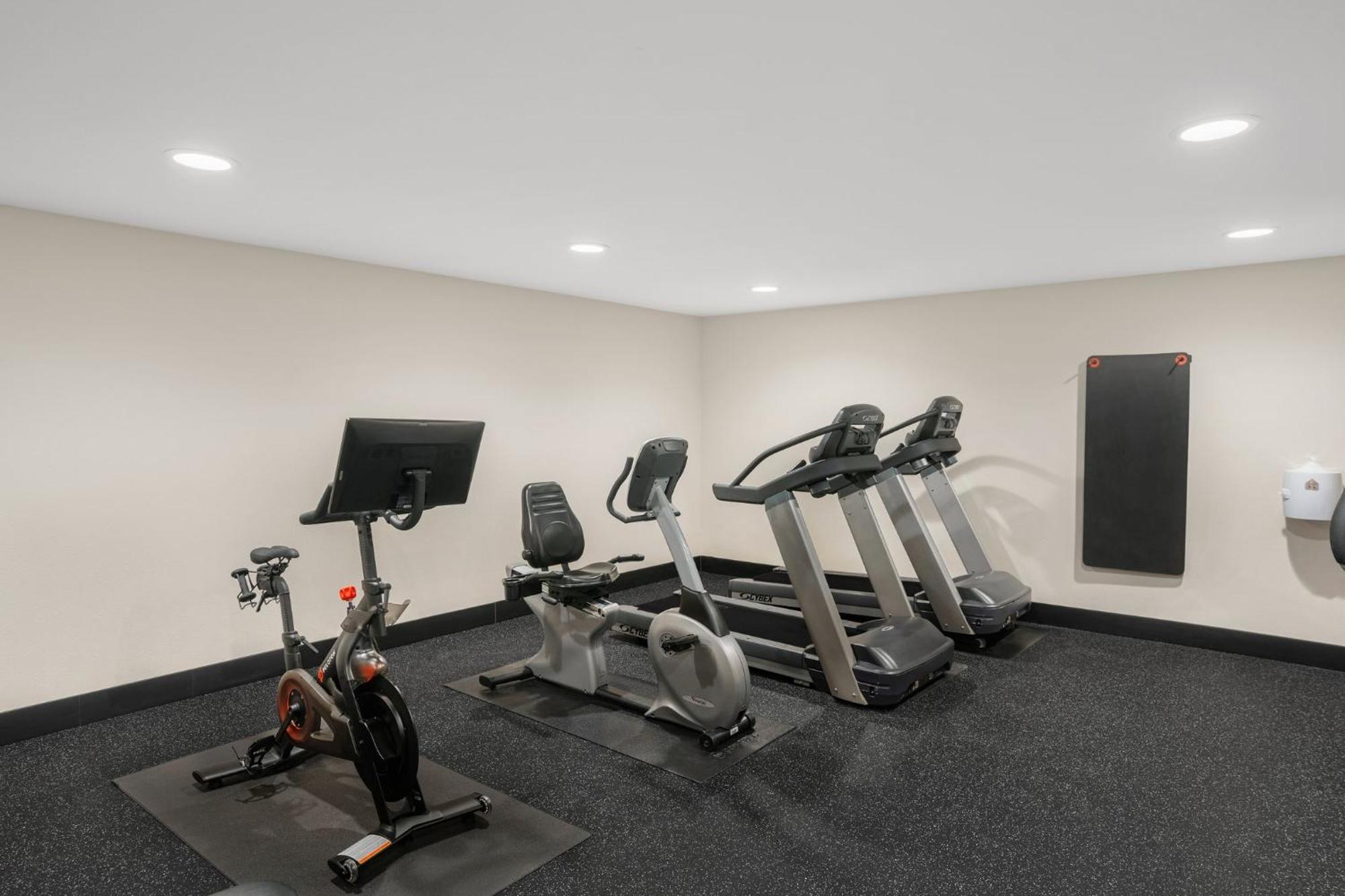 Holiday Inn Express & Suites Hayward By Ihg Екстер'єр фото