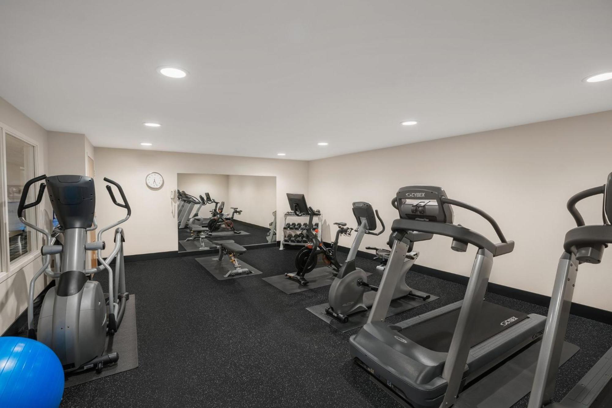 Holiday Inn Express & Suites Hayward By Ihg Екстер'єр фото