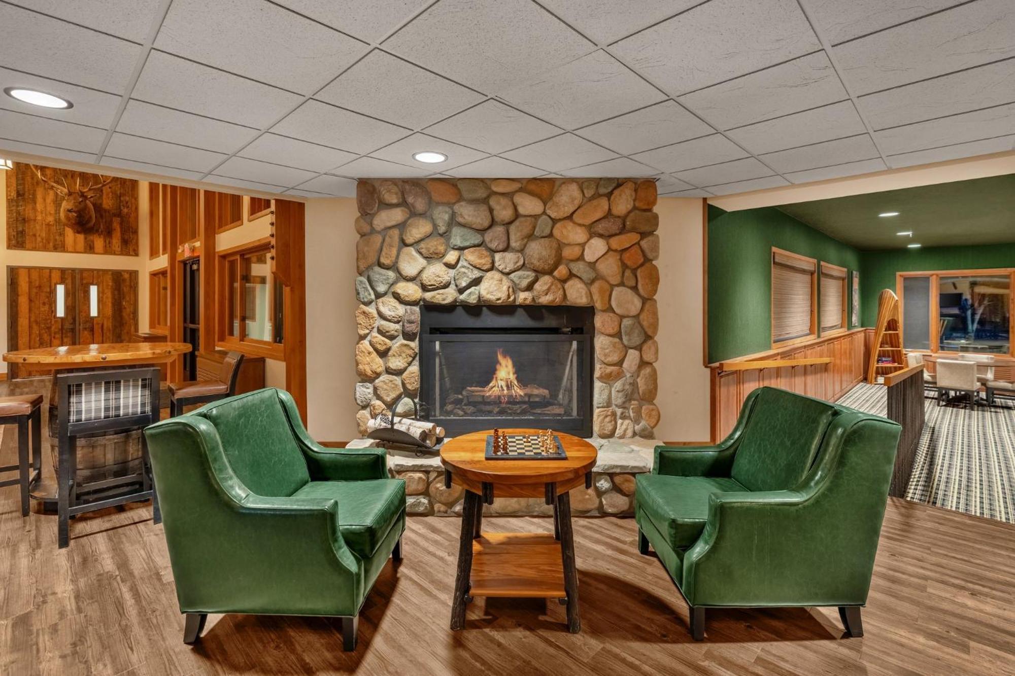Holiday Inn Express & Suites Hayward By Ihg Екстер'єр фото