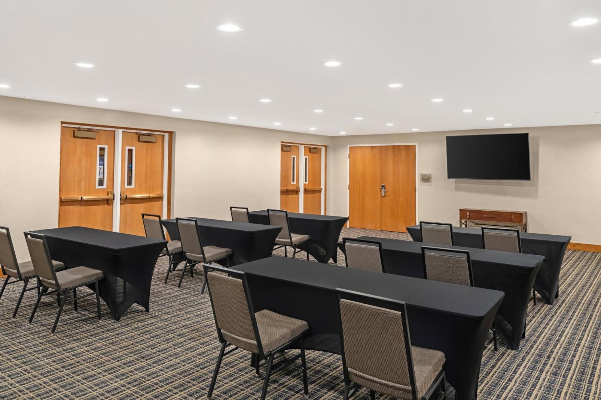 Holiday Inn Express & Suites Hayward By Ihg Екстер'єр фото