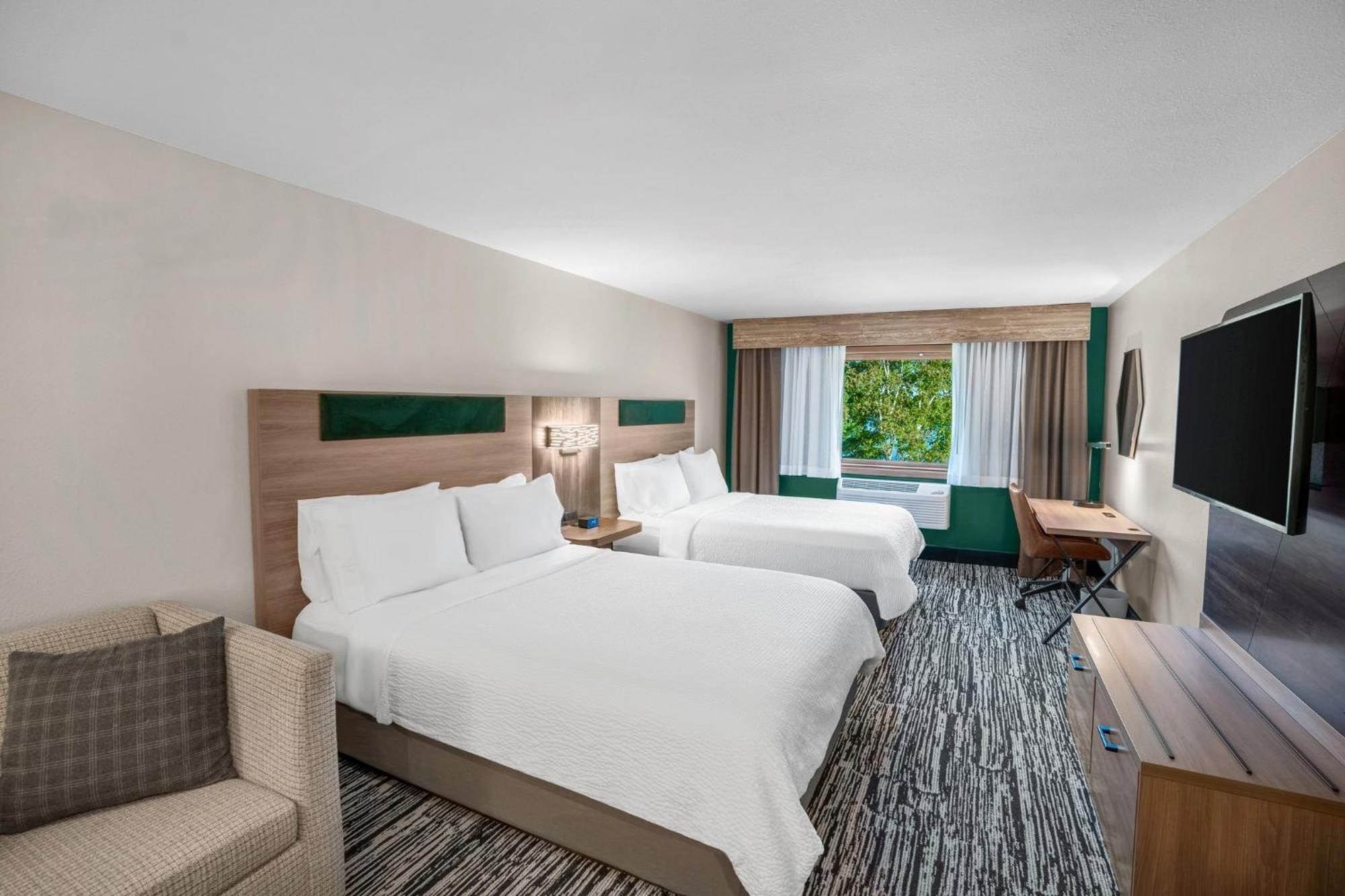 Holiday Inn Express & Suites Hayward By Ihg Екстер'єр фото